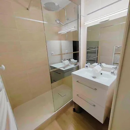 아파트 T2 - Au Coeur De